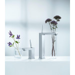 Смеситель Grohe Eurocube Joy для раковины гладкий корпус размер S 23656000